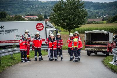 Schorndorf: Aerzte der Rems-Murr Kliniken und Feuerwehr erproben mSTaRT Triage System nach Busunfalluebung mit 24 Verletzten